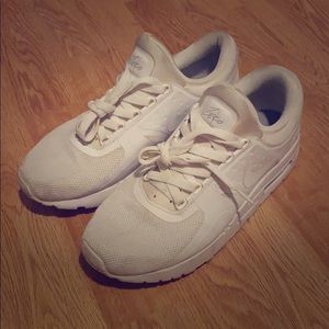 Nike air max’s zero